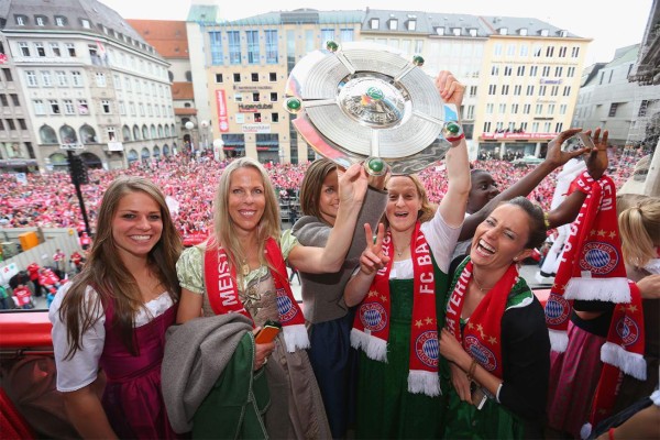 Bayern Múnich celebra título de Bundesliga